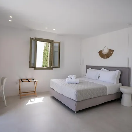 Paros Breeze Luxury Villa *