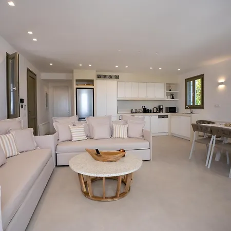 Paros Breeze Luxury Villa *